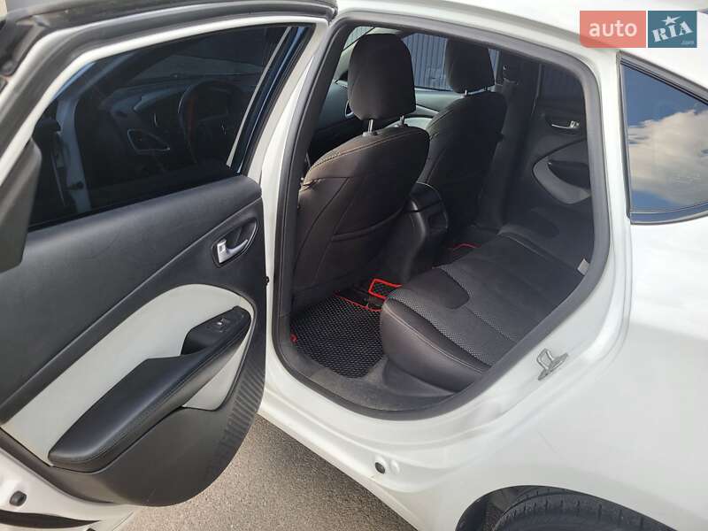 Седан Dodge Dart 2014 в Днепре