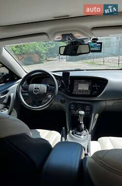 Седан Dodge Dart 2012 в 