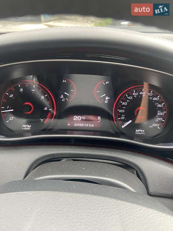 Седан Dodge Dart 2016 в Львове