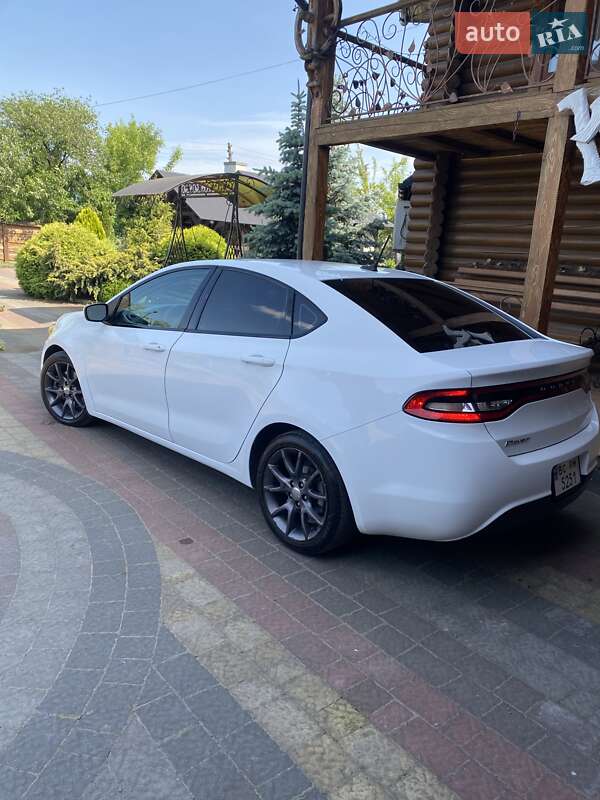 Седан Dodge Dart 2015 в Львові