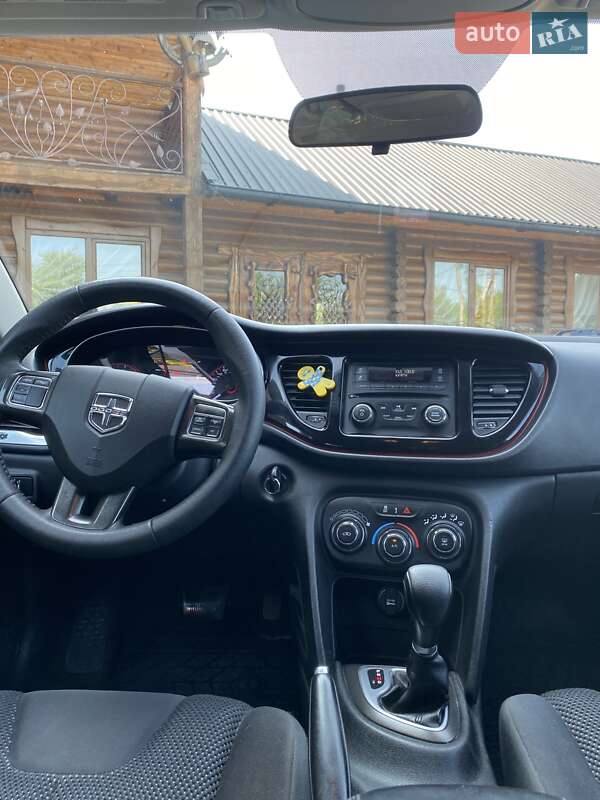 Седан Dodge Dart 2015 в Львові
