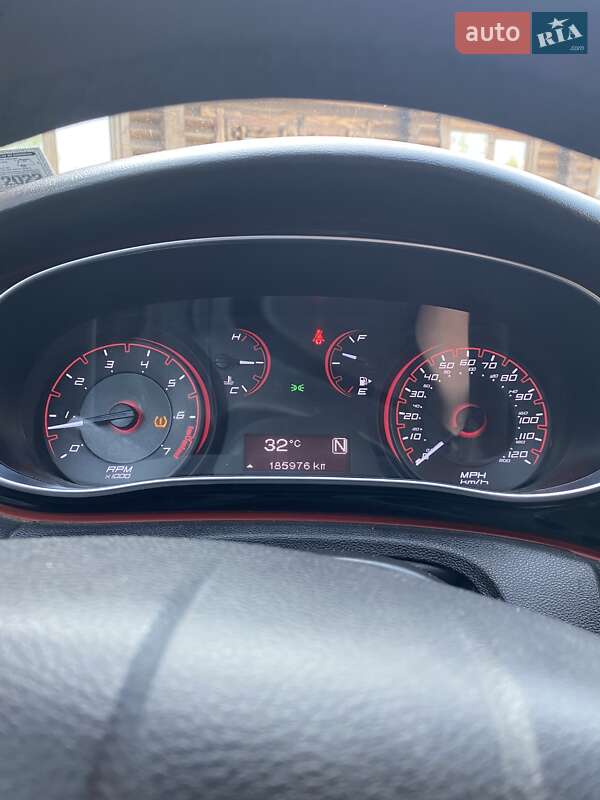 Седан Dodge Dart 2015 в Львові