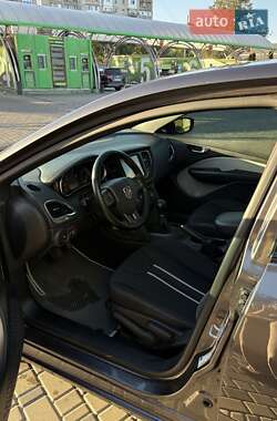 Седан Dodge Dart 2014 в 