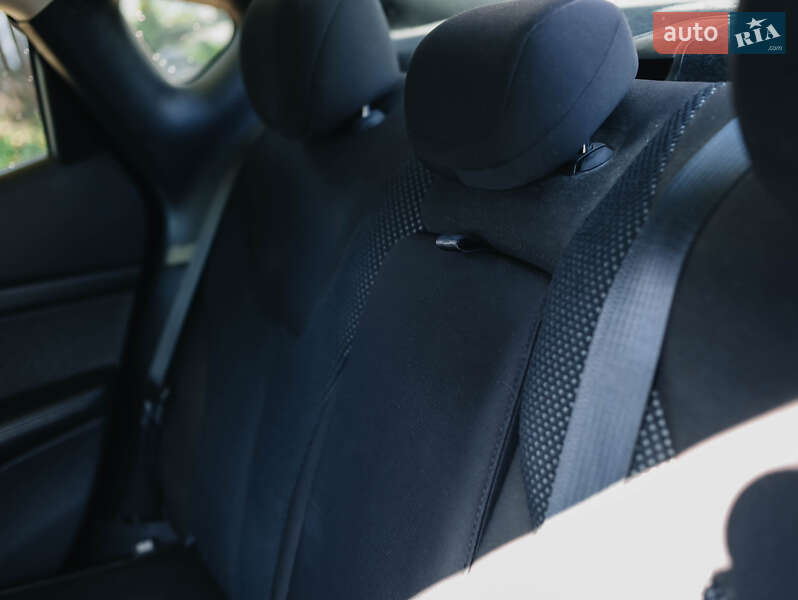 Седан Dodge Dart 2015 в Коростишеві