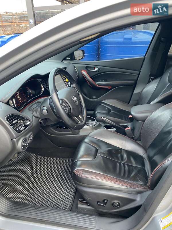 Седан Dodge Dart 2015 в Николаеве