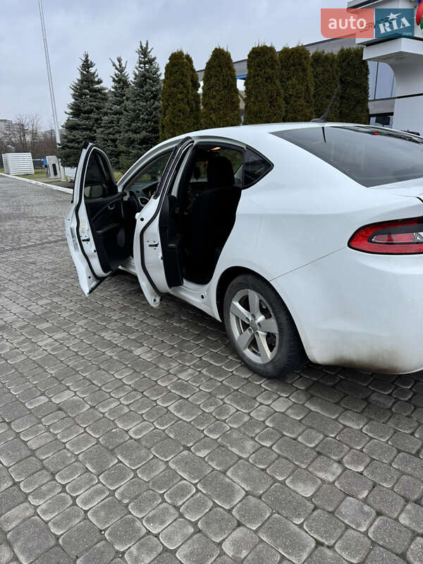 Седан Dodge Dart 2016 в Львове