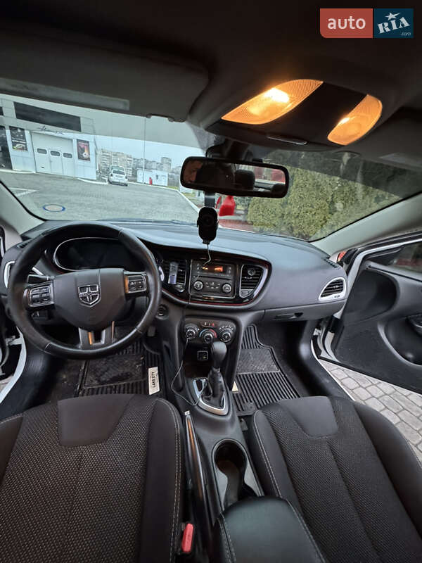 Седан Dodge Dart 2016 в Львове
