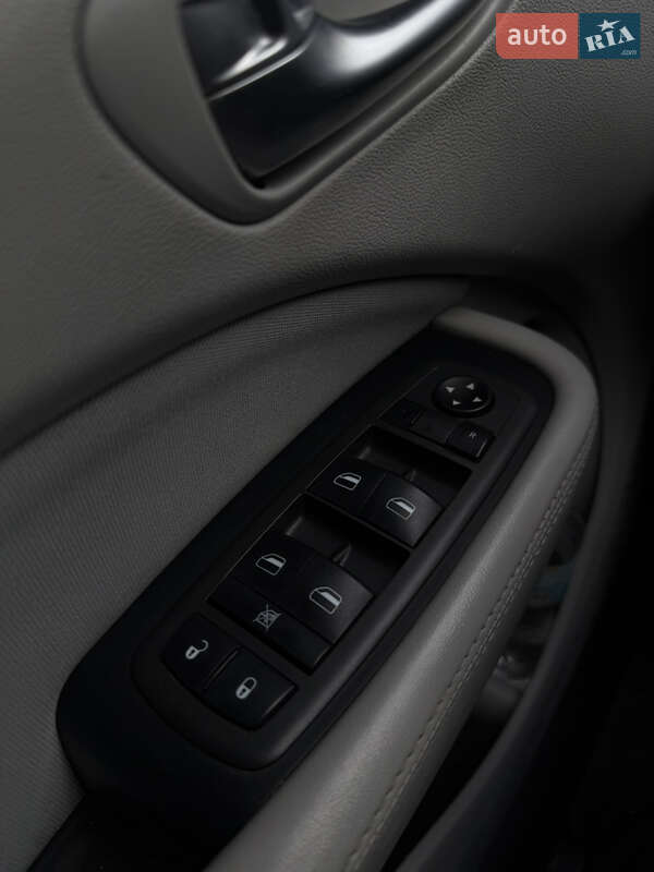 Седан Dodge Dart 2013 в Хмельницком