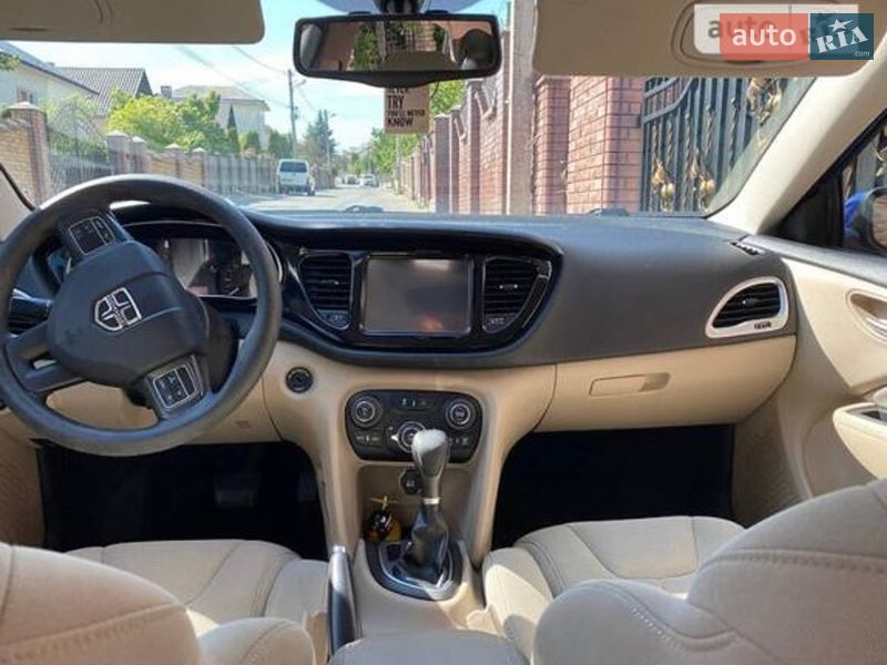 Седан Dodge Dart 2013 в Черновцах