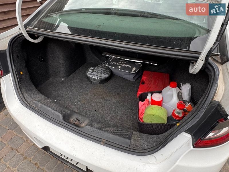 Седан Dodge Dart 2012 в Львові