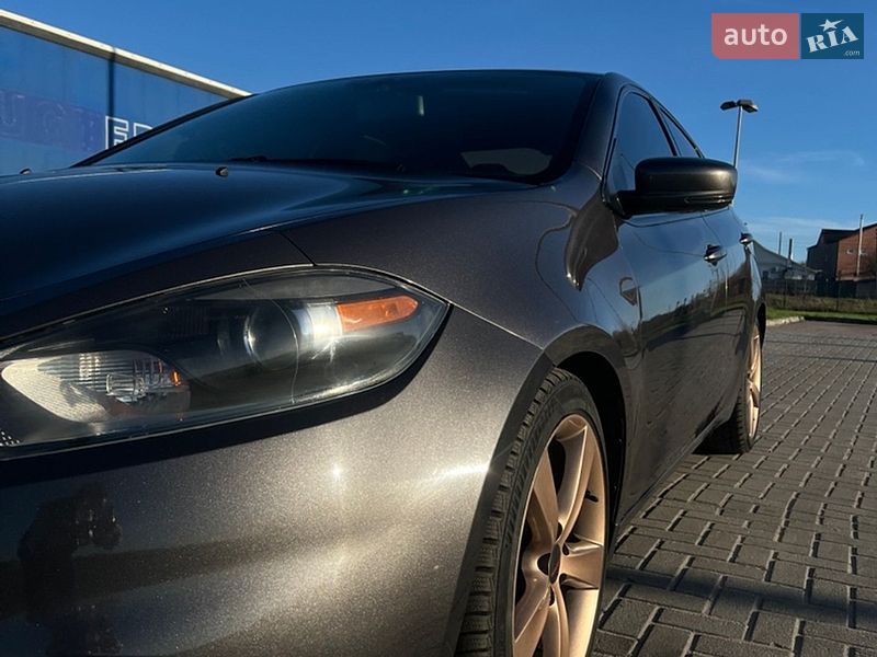 Седан Dodge Dart 2015 в Краснограді