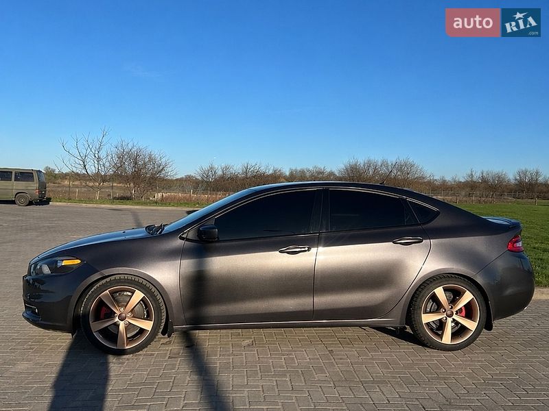 Седан Dodge Dart 2015 в Краснограді