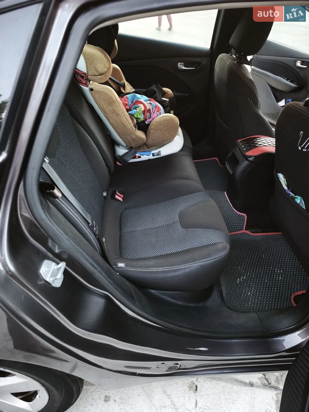 2015 Dodge Dart - мініатюра 12