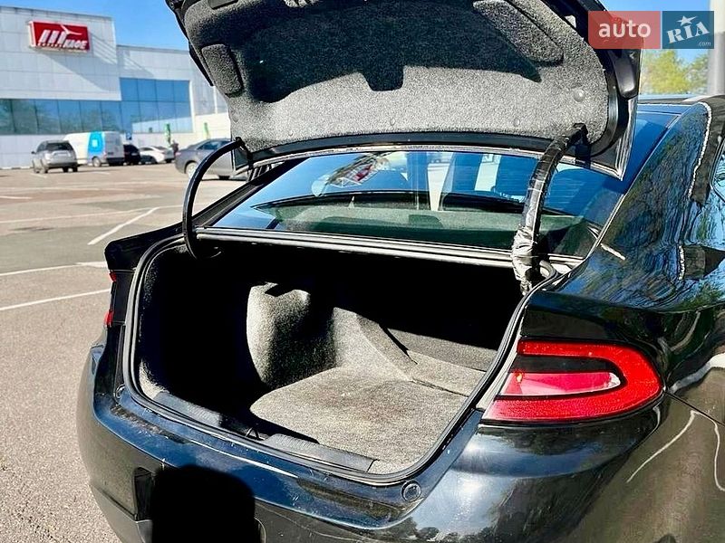 Седан Dodge Dart 2014 в Черкасах
