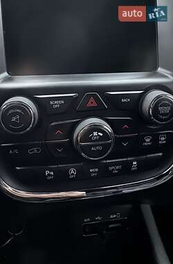 Позашляховик / Кросовер Dodge Durango 2017 в Кам'янському