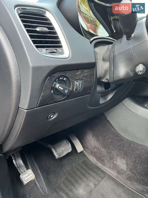 Позашляховик / Кросовер Dodge Durango 2016 в Рівному