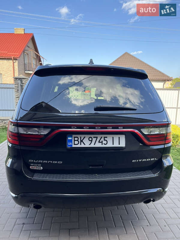 Позашляховик / Кросовер Dodge Durango 2016 в Рівному