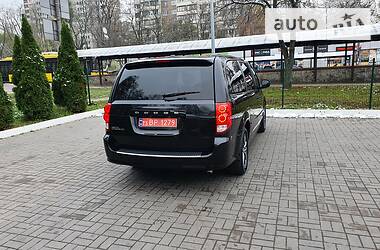 Мінівен Dodge Grand Caravan 2017 в Києві