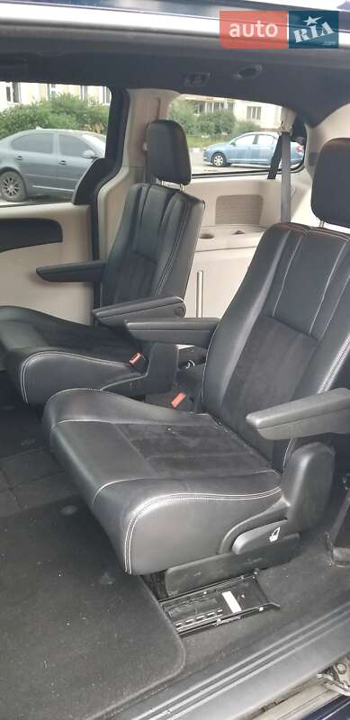 Минивэн Dodge Grand Caravan 2017 в Львове