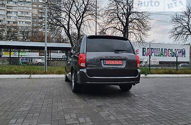 Мінівен Dodge Grand Caravan 2016 в Києві