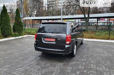 Минивэн Dodge Grand Caravan 2016 в Киеве