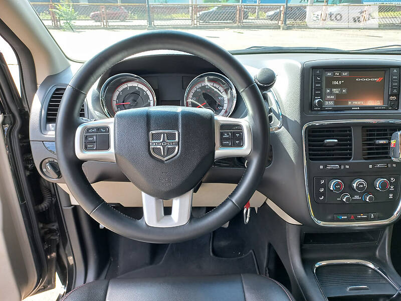 Минивэн Dodge Grand Caravan 2016 в Одессе