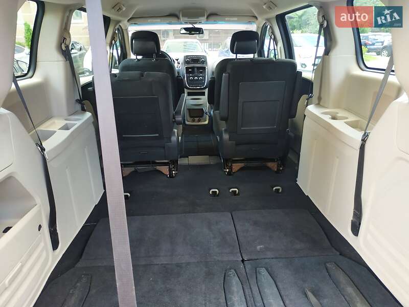 Минивэн Dodge Grand Caravan 2016 в Киеве