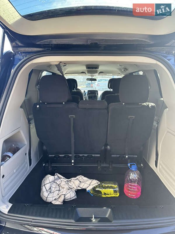 Мінівен Dodge Grand Caravan 2014 в Чернівцях