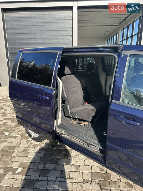 Мінівен Dodge Grand Caravan 2014 в Чернівцях