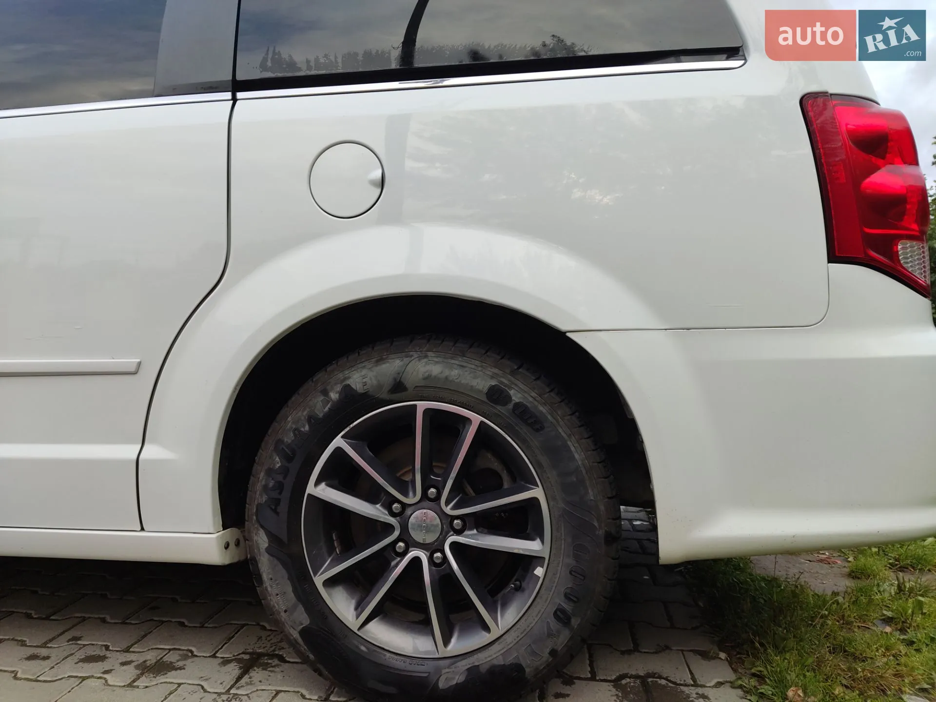 2017 Dodge Caravan - мініатюра 9