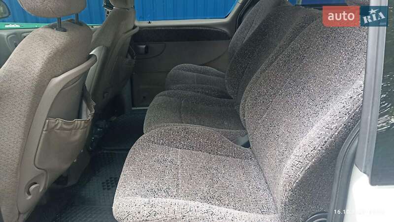 Мінівен Dodge Grand Caravan 2002 в Краматорську