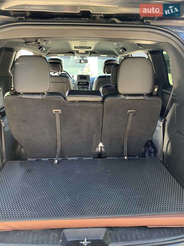 Минивэн Dodge Grand Caravan 2016 в Вишневом фото 4 Минивэн Dodge Grand Caravan 2016 в Вишневом