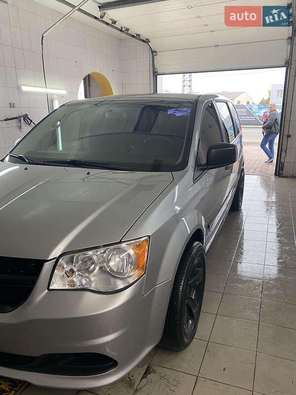 Минивэн Dodge Grand Caravan 2014 в 