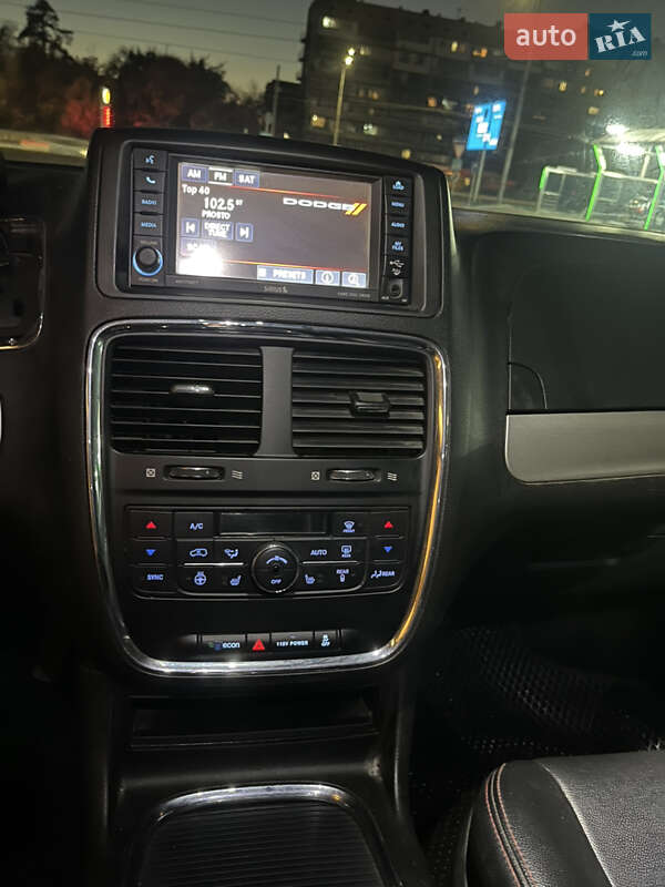 Минивэн Dodge Grand Caravan 2016 в Киеве фото 7 Минивэн Dodge Grand Caravan 2016 в Киеве