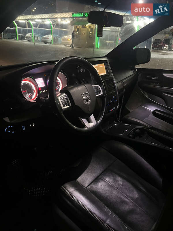 Минивэн Dodge Grand Caravan 2016 в Киеве фото 12 Минивэн Dodge Grand Caravan 2016 в Киеве