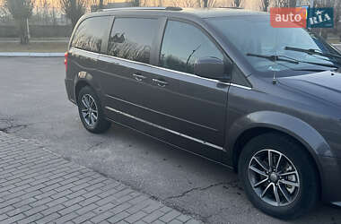 Минивэн Dodge Grand Caravan 2017 в Ровно