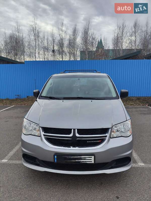 Минивэн Dodge Grand Caravan 2016 в Вышгороде
