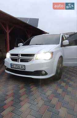 Минивэн Dodge Grand Caravan 2017 в 