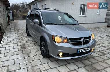 Минивэн Dodge Grand Caravan 2017 в Киеве