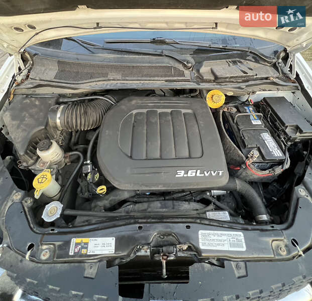 Мінівен Dodge Grand Caravan 2014 в Рівному