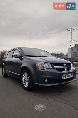 Минивэн Dodge Grand Caravan 2018 в 