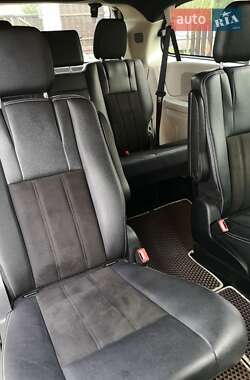 Минивэн Dodge Grand Caravan 2020 в 