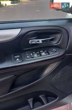 Мінівен Dodge Grand Caravan 2017 в 