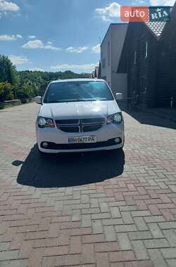 Мінівен Dodge Grand Caravan 2017 в 