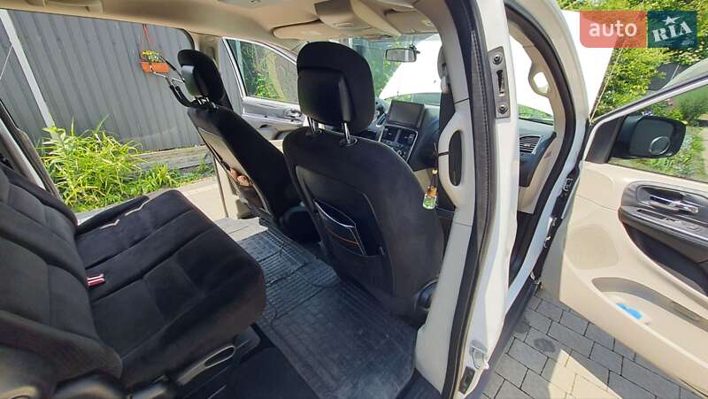 Минивэн Dodge Grand Caravan 2013 в Львове