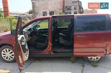 Минивэн Dodge Grand Caravan 2016 в 