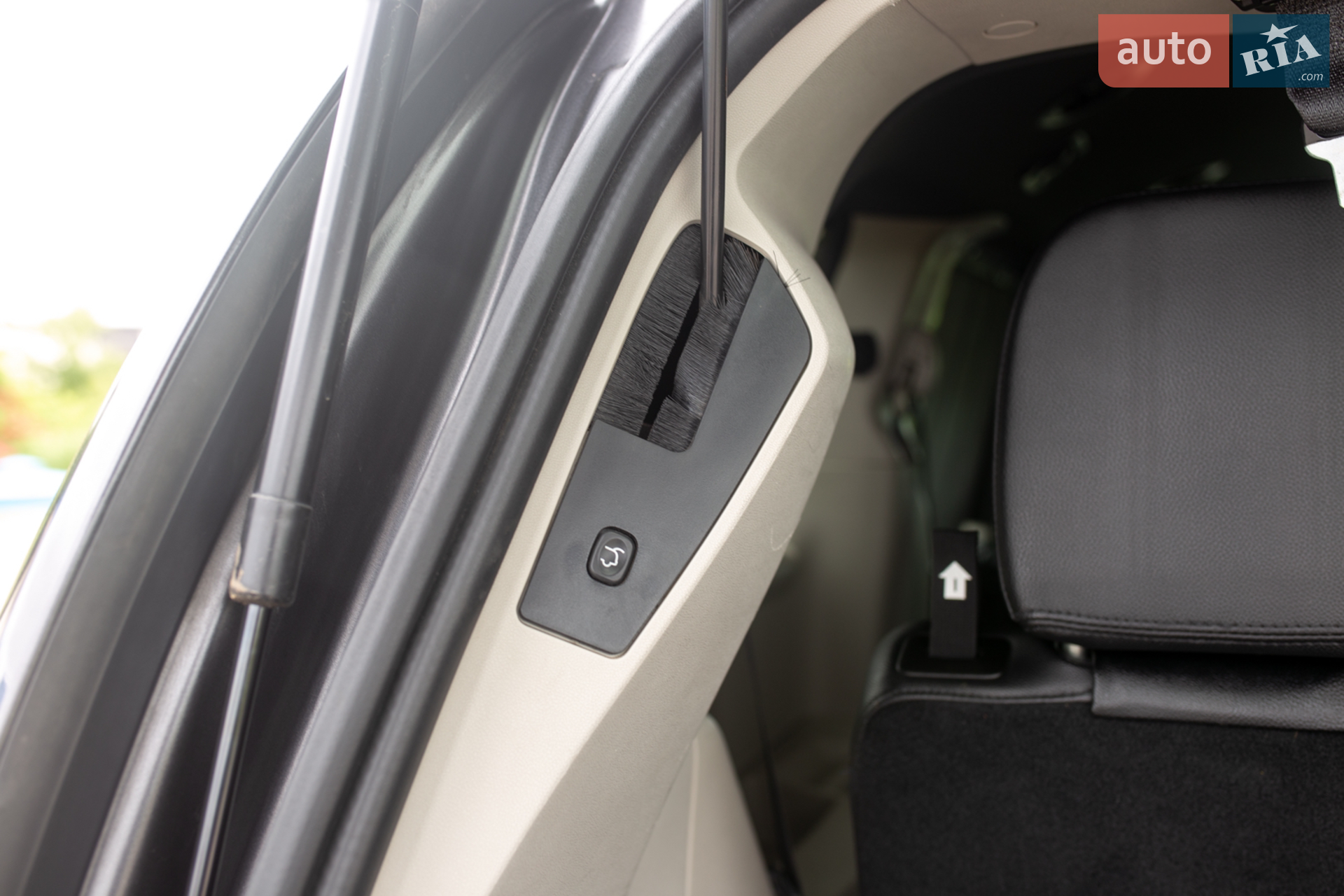 2017 Dodge Caravan - мініатюра 8
