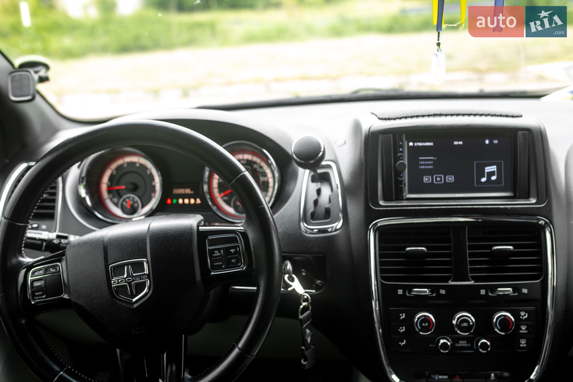 2017 Dodge Caravan - мініатюра 13