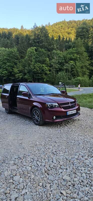 Минивэн Dodge Grand Caravan 2018 в Киеве фото 7 Минивэн Dodge Grand Caravan 2018 в Киеве
