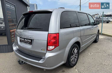 Мінівен Dodge Grand Caravan 2017 в 